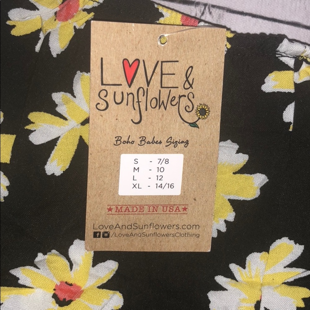 🆕Love & Sunflowers Daisy Shorts - Picture 5 of 5
